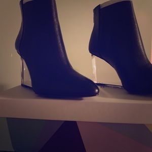 The Mona-Iridescent Fabric *BRAND NEW NEVER WORN*